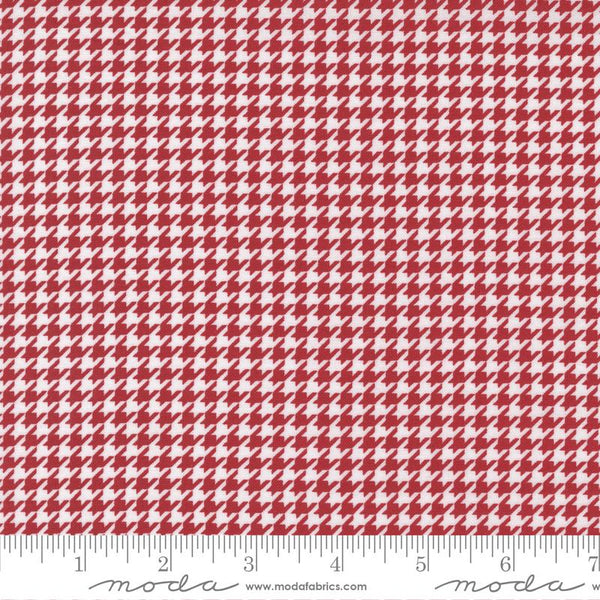 Moda - XOXO - Houndstooth Lipstick Lace Fabric