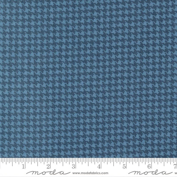 Moda - Lakeside Gatherings - Houndstooth Dusk Flannel Fabric