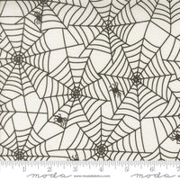 Moda - Fab Boo Lous - Webby Ghostly Fabric