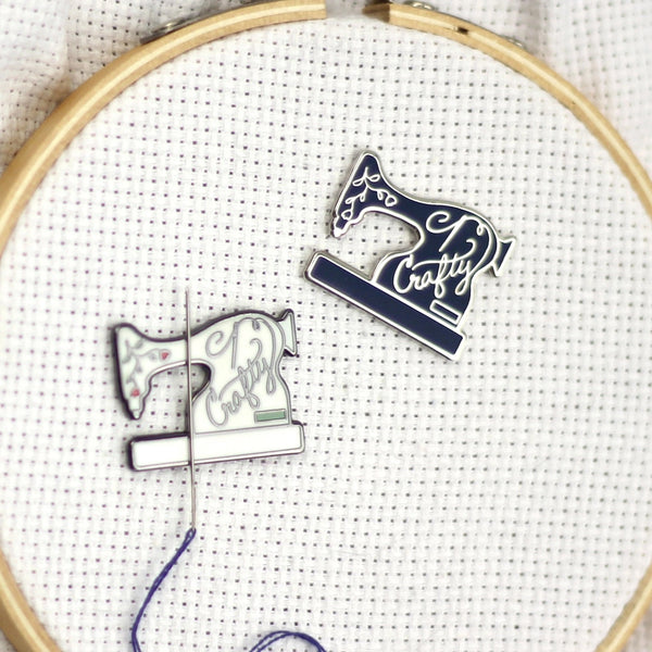 Snarky Crafter Designs - Crafty Vintage Sewing Machine Needle Minder